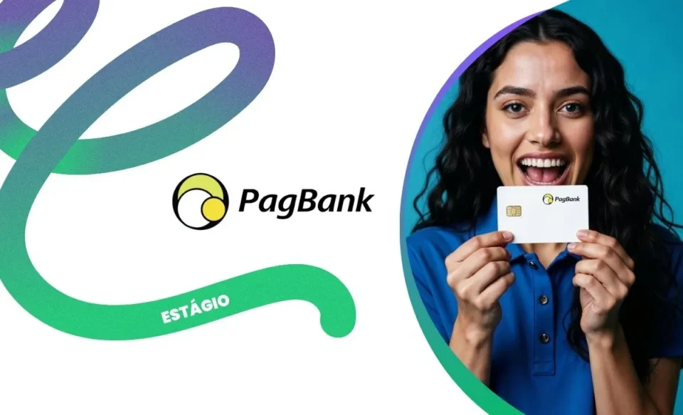 NA IMAGEM A MULHER MOSTRA UM CARTÃO DE BANCO.